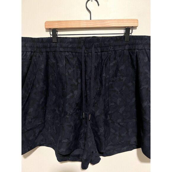 NWT Athleta Camo Farallon Shorts Drawstring Pull On Navy Blue Plus Size 24 - Picture 11 of 14